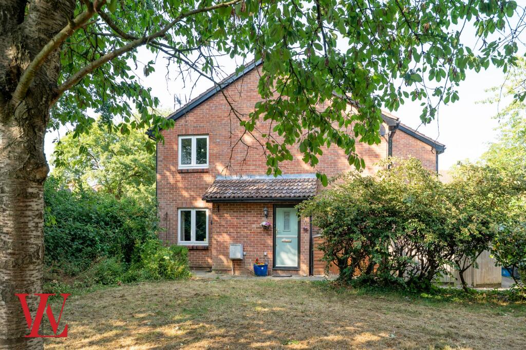 1-bed terraced on Mathams Drive, Bishop's Stortford, CM23, £280,000