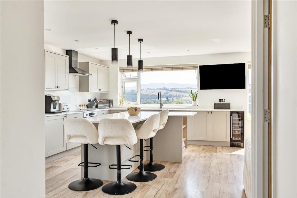 House in Llandrindod Wells - View 2