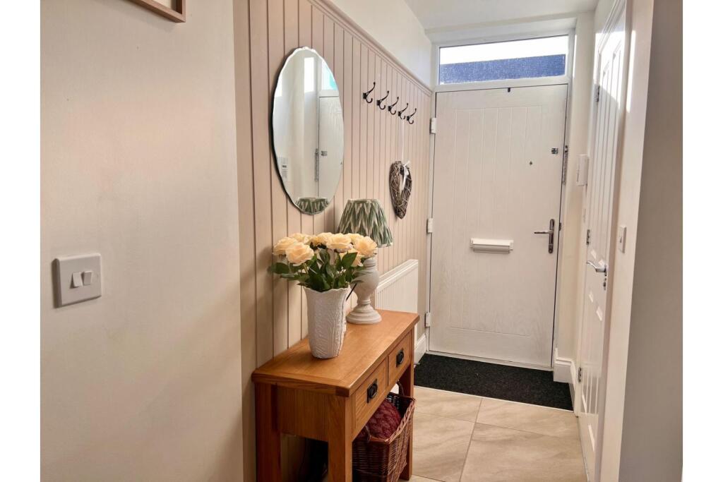 Manor Lane, Tamworth, B79 photo 4