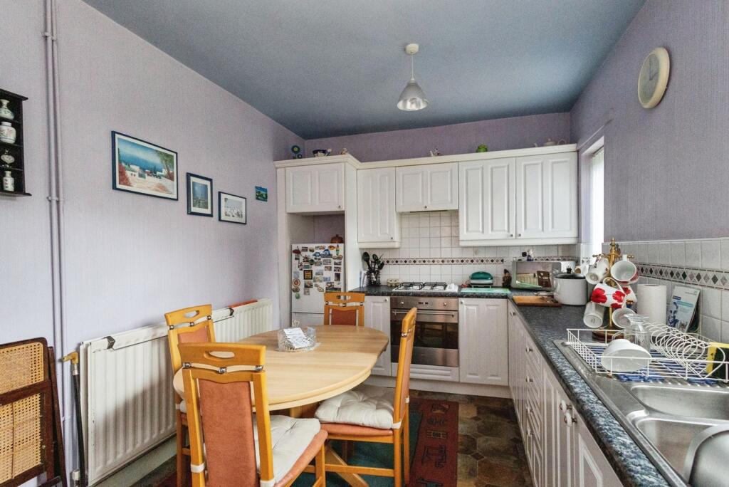 House in Tameside, Greater Manchester - More