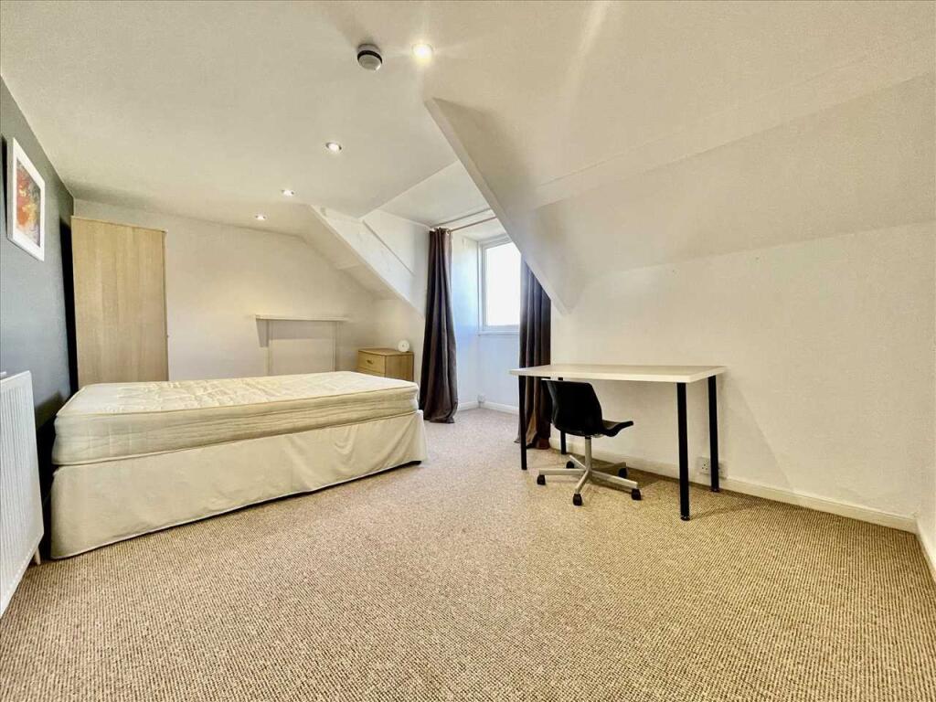 House in Plymouth - View 4