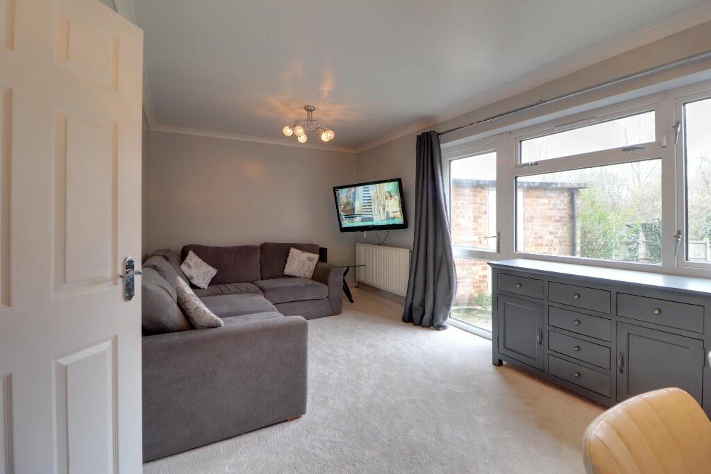Turpins Rise, Stevenage, Hertfordshire, SG2 photo 5