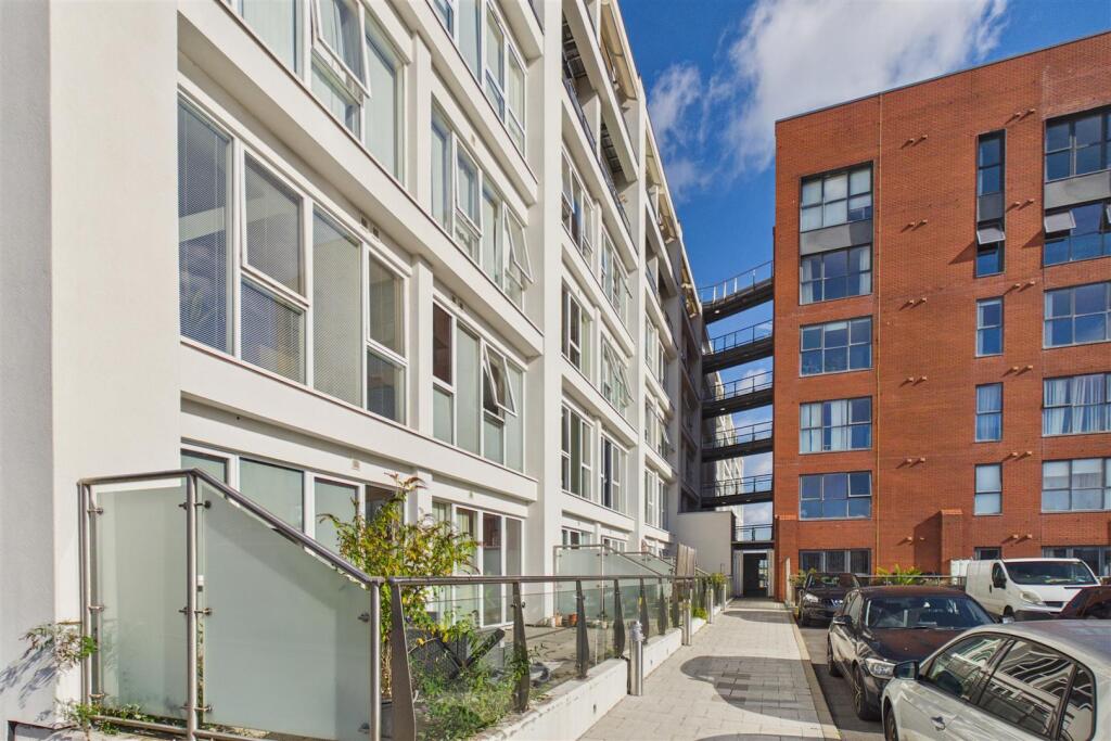 Apartment in Bristol, Bedminster - View 4