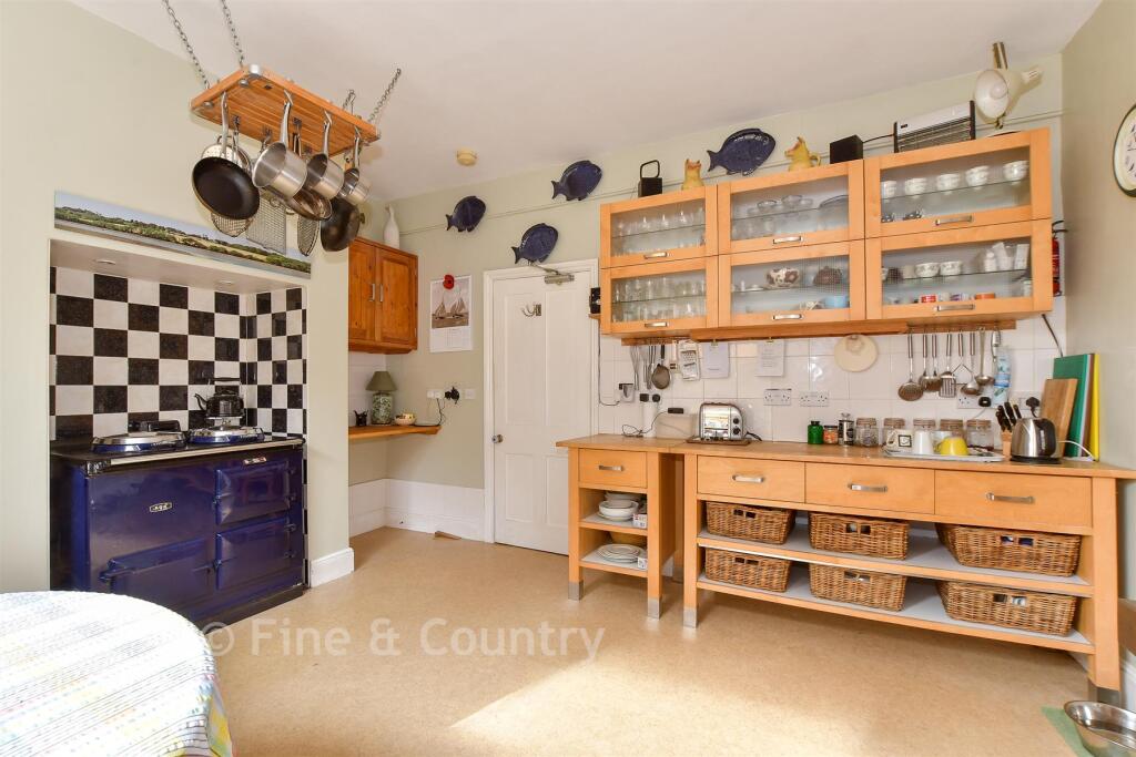 Madeira Road, Totland, Isle of Wight photo 5