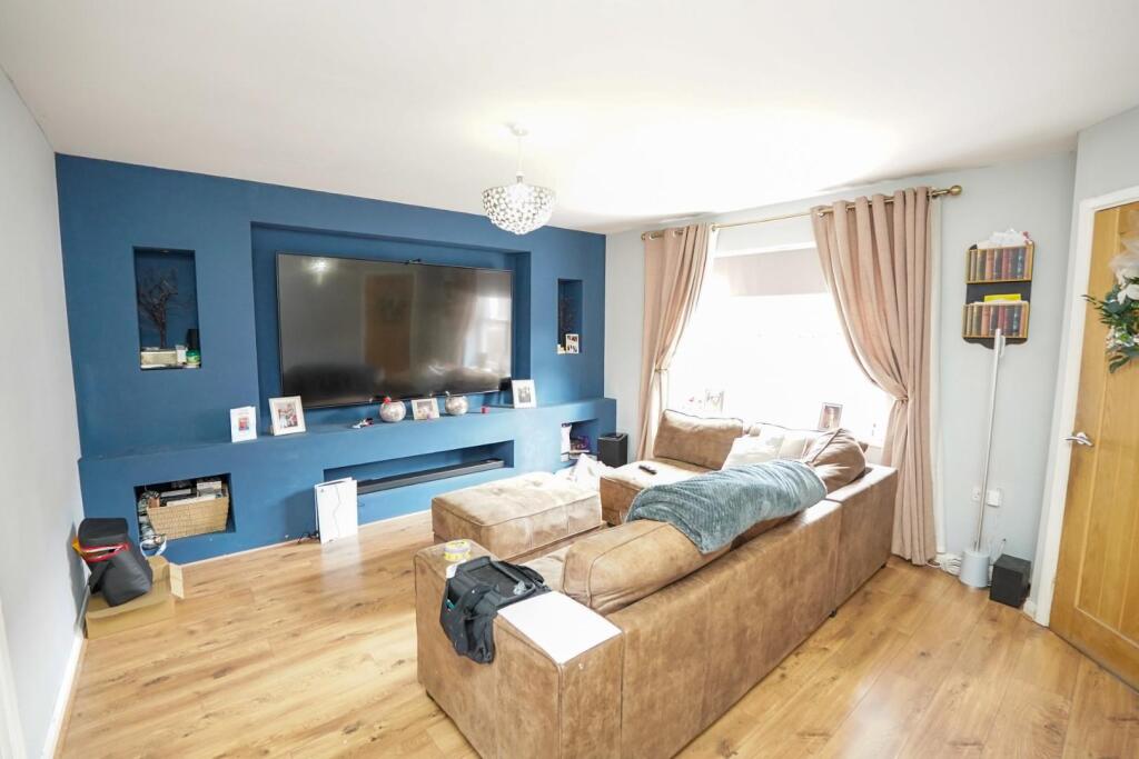 Woodhouse Lane, Springfield, Wigan, WN6 7LN photo 4