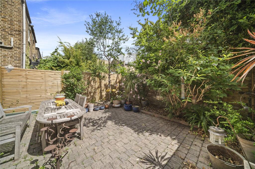Apartment in London - View 4