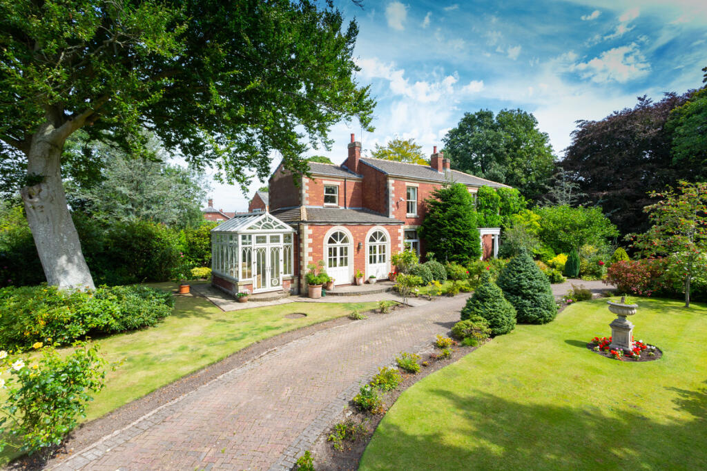 Main image of property: Abbotsway, Penwortham, PR1