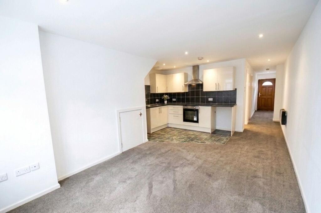 Apartment in Salford, Patricroft - View 2