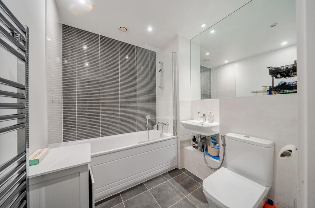 Apartment in Southampton, Crosshouse, Woolston - More