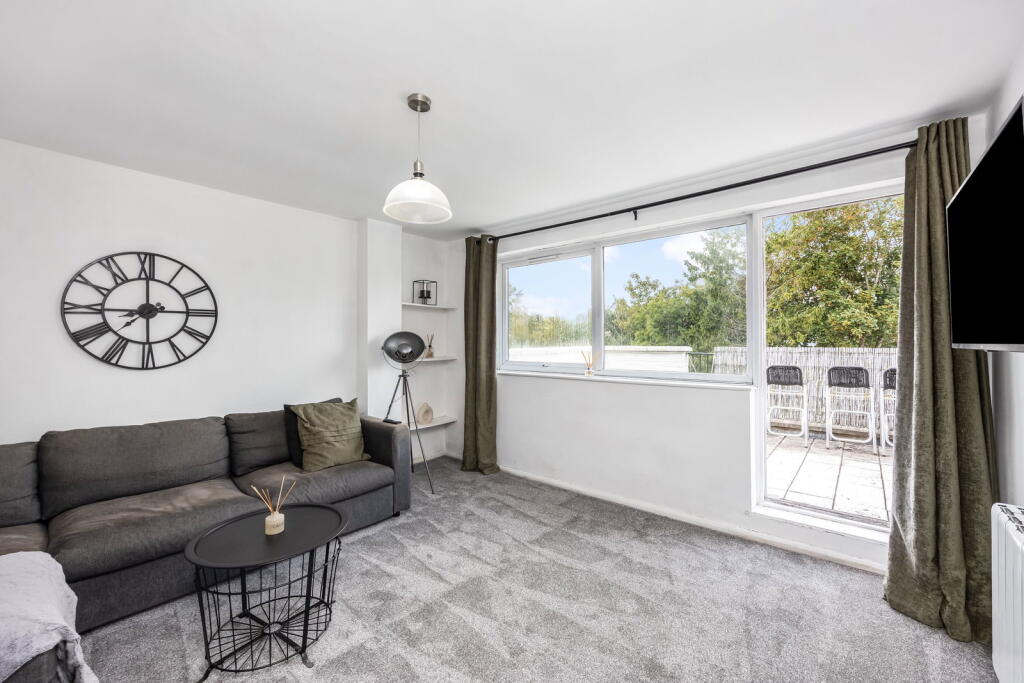Apartment in Brighton - View 4
