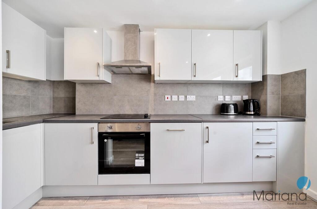 Apartment in Bristol - View 3