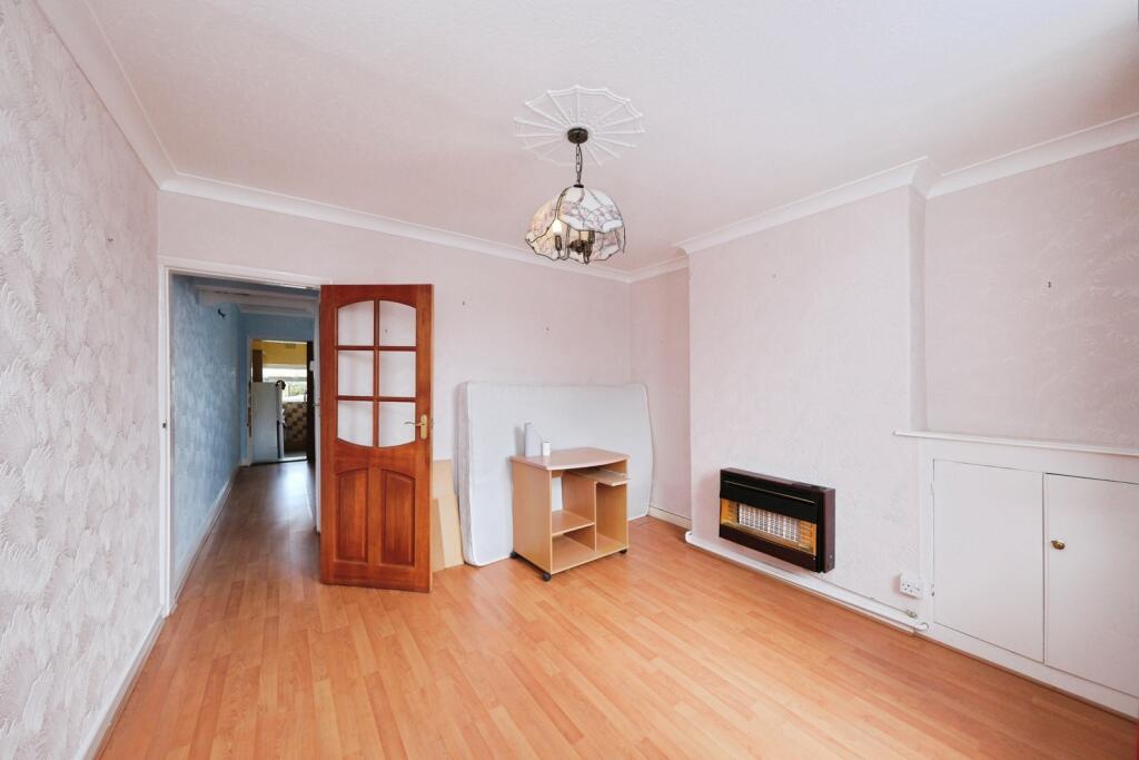 Vale Road, Mansfield Woodhouse, Mansfield, Nottinghamshire, NG19 - View 5