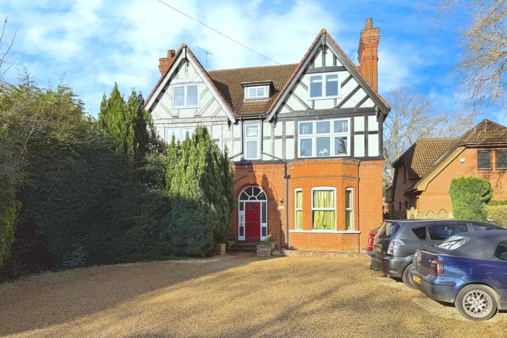 Main image of property: St Johns Street, Crowthorne