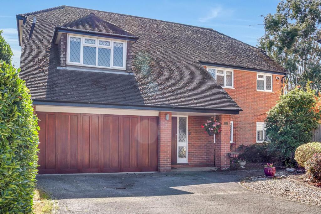 5-bed detached on Malmsmead, Shoeburyness, SS3, £875,000