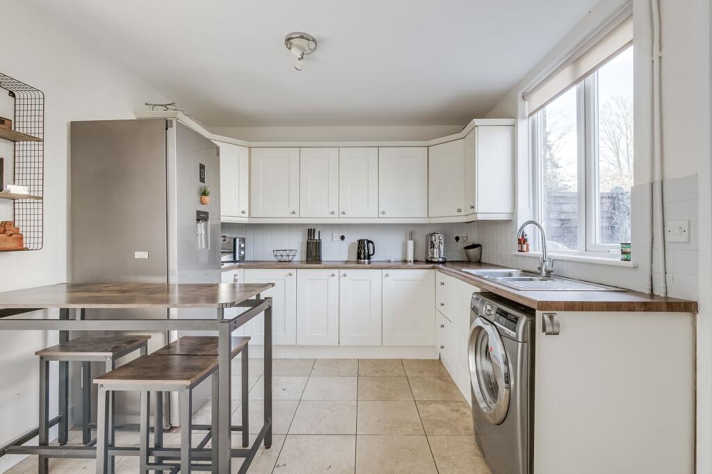 Ampthill Road, Maulden, MK45 photo 3