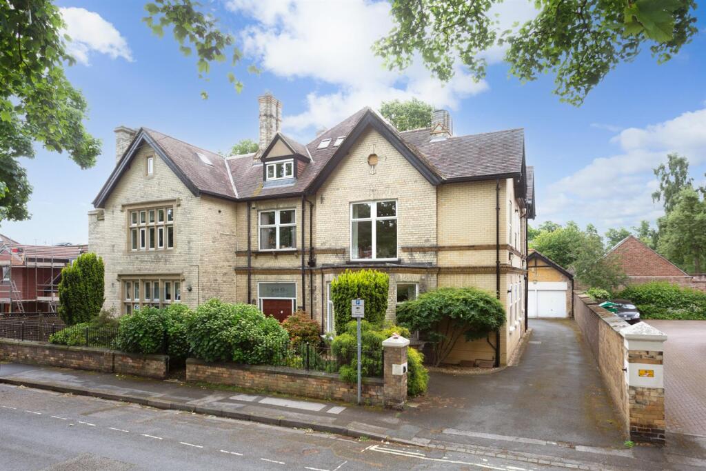 1-bed flat on The Garth, St. Olaves Road, York, £265,000
