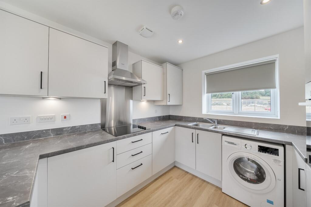 3 bedroom Terraced House in West Street, Upton - View 3