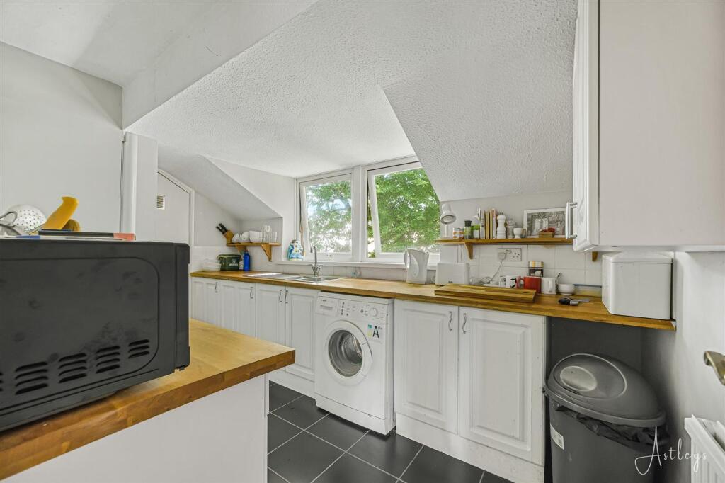 Apartment in Swansea, Olchfa, Killay - View 3