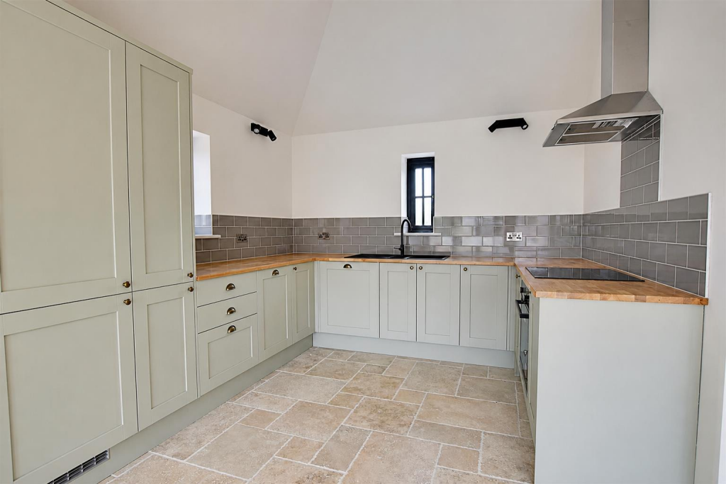 House in Tonbridge - View 4