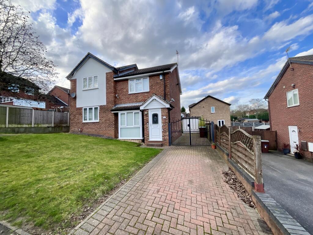 2-bed semi-detached on Robbie Burns Road, Nottingham, NG5, £195,000