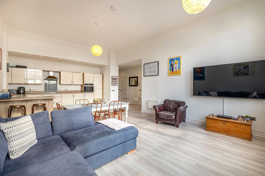 Apartment in Glasgow - More