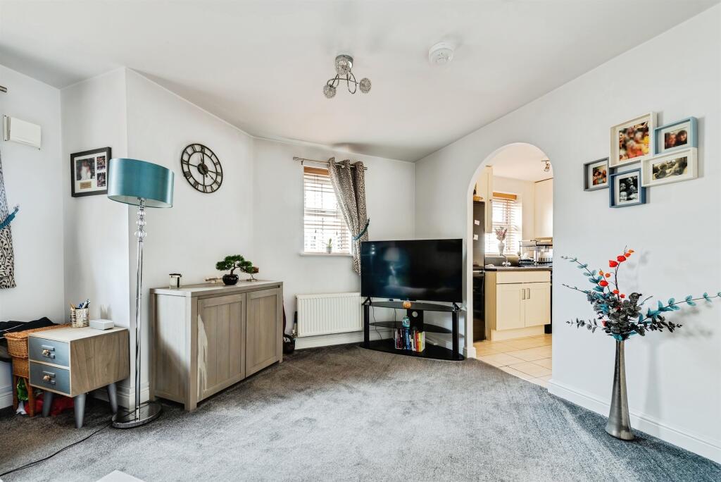 Apartment in West Oxfordshire, Witney - View 4