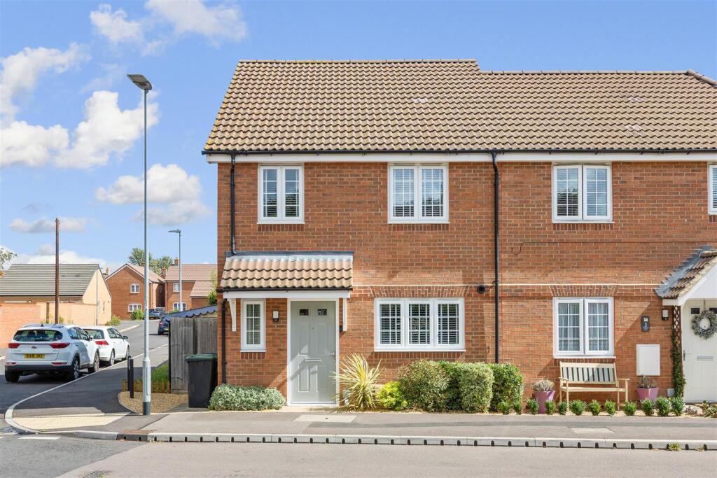 Main image of property: Drovers Lane, Stotfold, Hitchin SG5 4RY