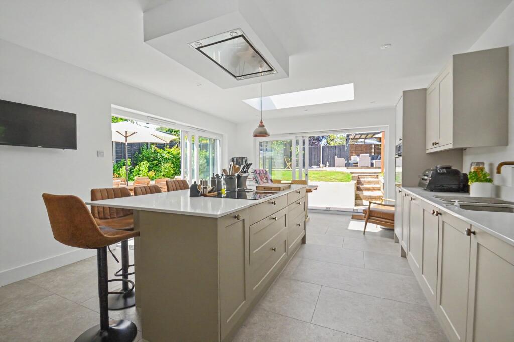House in Bournemouth, Hillbourne, Broadstone - View 3
