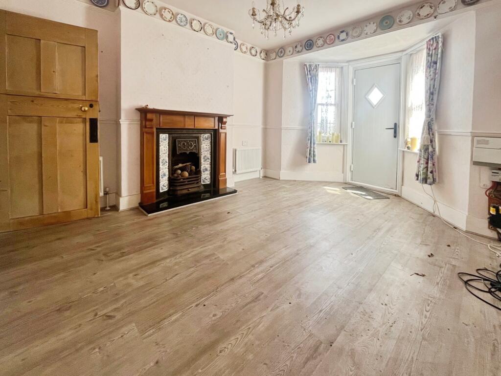 House in Portsmouth - More