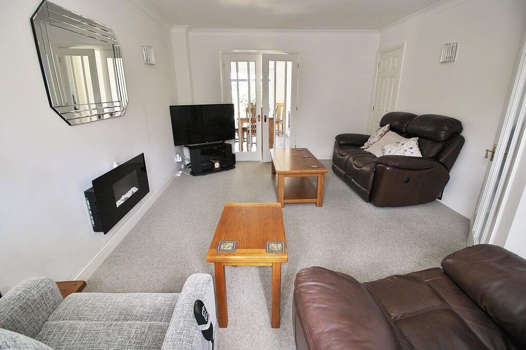 Avocet Way, Horndean photo 3