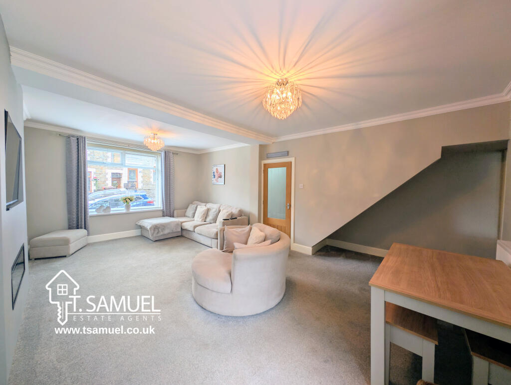 House in Mountain Ash - View 4