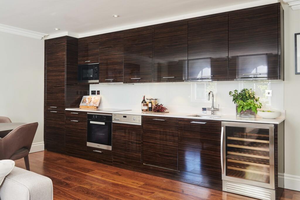 Apartment in London - View 2