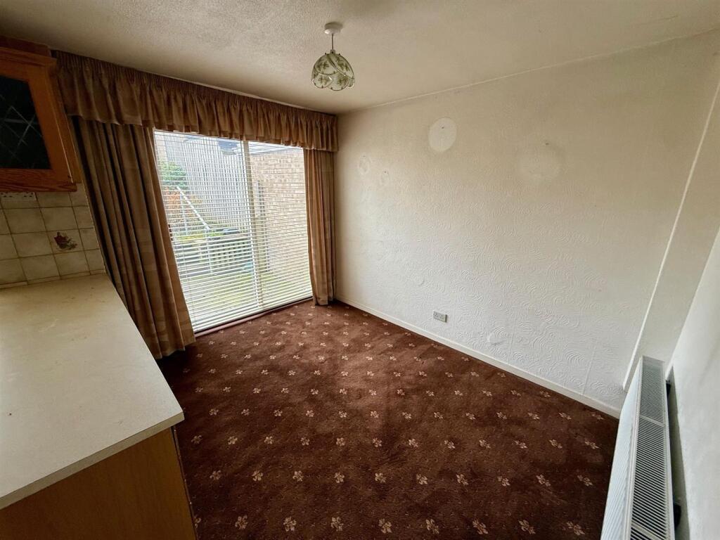 House in Solihull, Haslucks Green - More