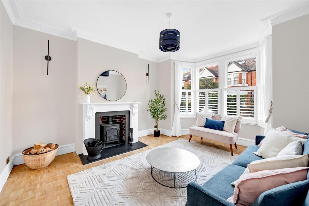 House in London - View 2