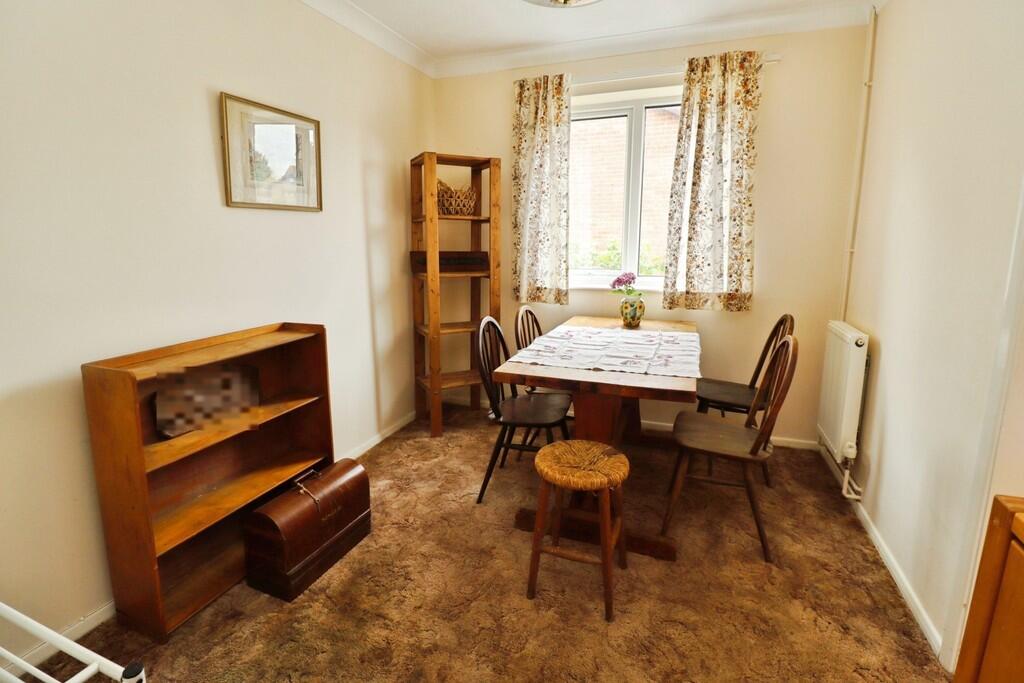 House in Lincoln - View 5