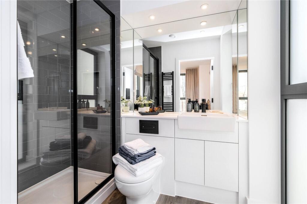 Apartment in Croydon - View 4