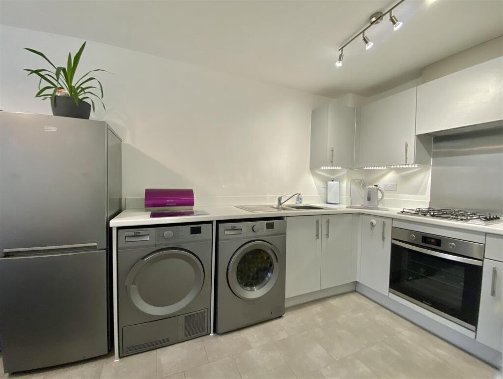 14 Simpson Way, Shrewsbury, SY2 6FT photo 3