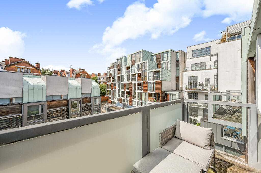 Apartment in London - View 5