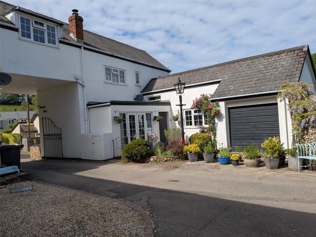 Main image of property: Chestnut Mews, Feniton, Honiton, Devon, EX14