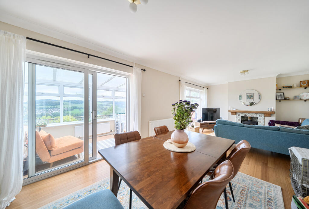 House in Gloucester - View 5