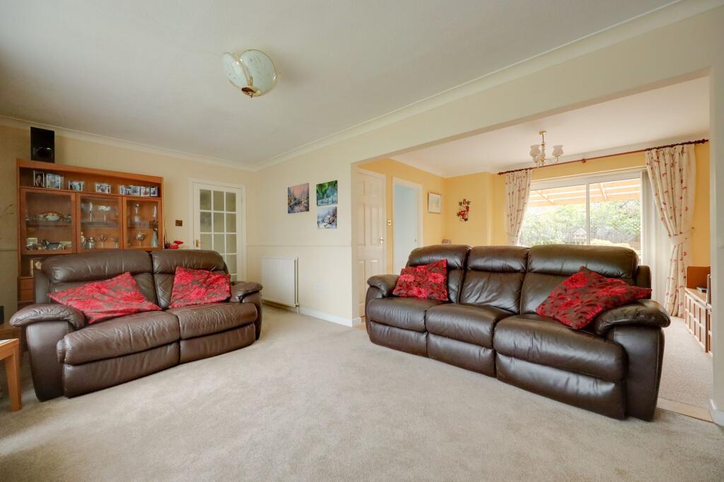 House in Burgess Hill, World's End - View 5