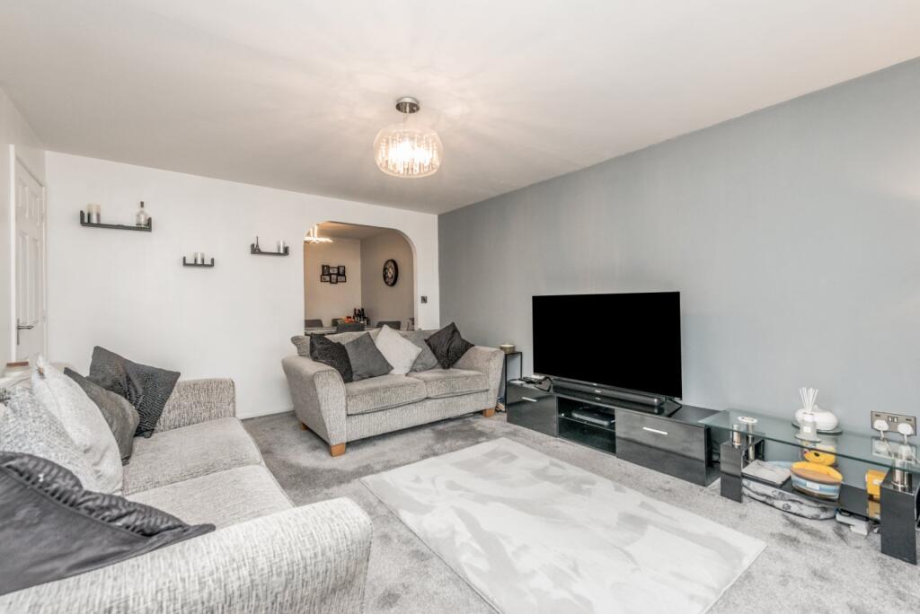 House in Bradford, West Yorkshire - View 4