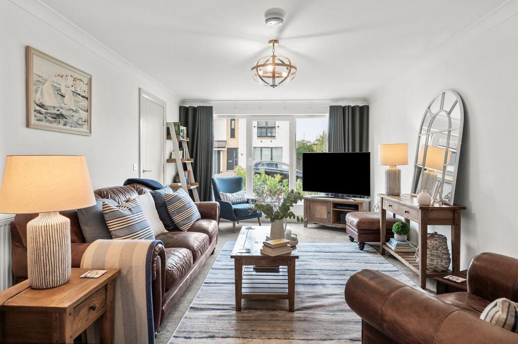Alder Place, Auchterarder, PH3 - View 2