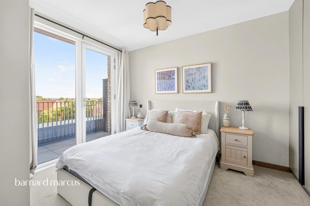 Apartment in London - View 5