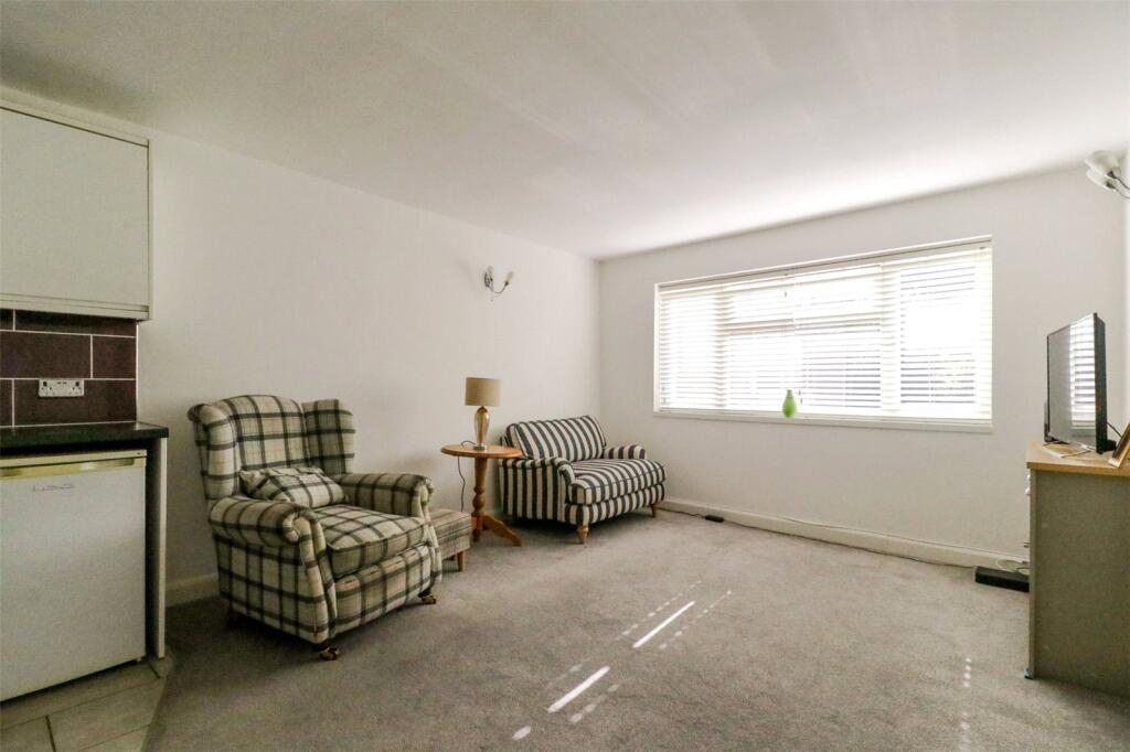 Apartment in Enfield - View 5