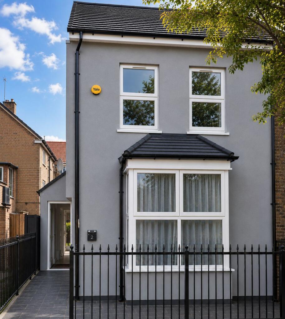 Main image of property: Oatlands Road, Enfield, EN3