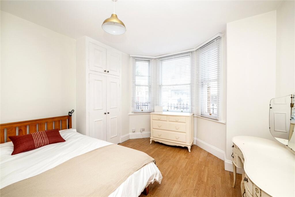 Apartment in London - More