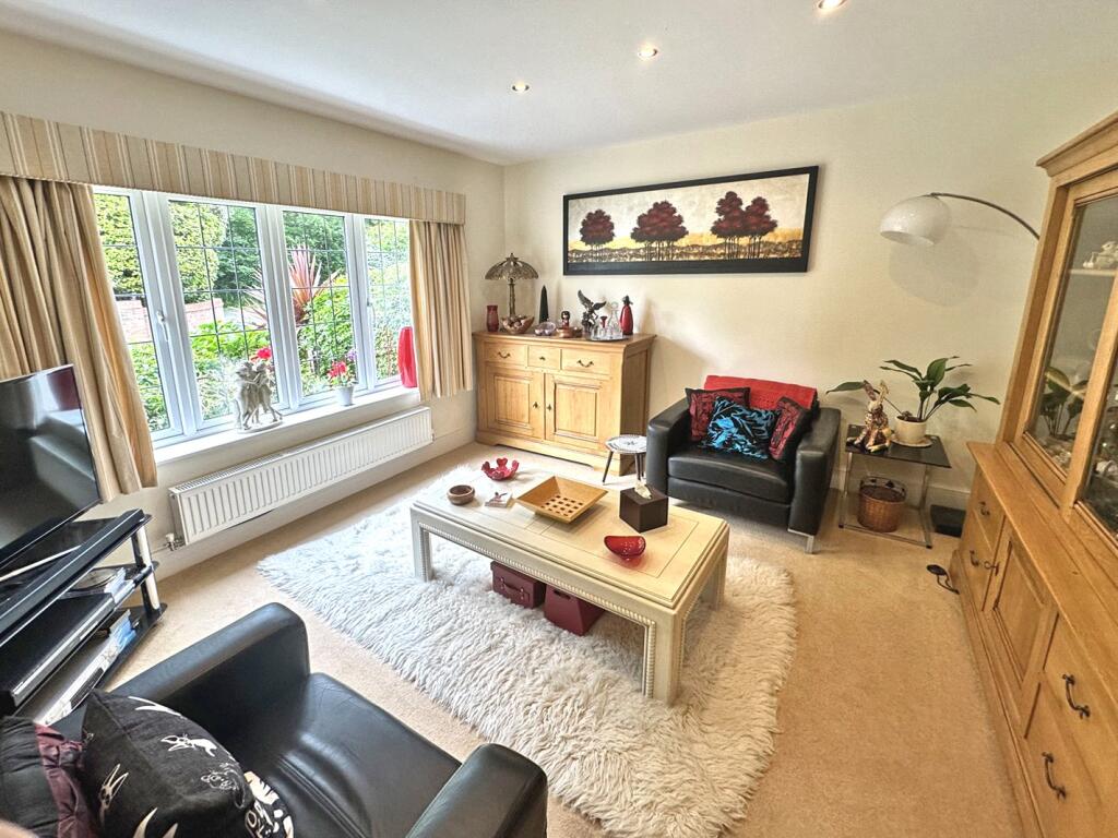 Moser Grove, Sway, Lymington, Hampshire, SO41 photo 4
