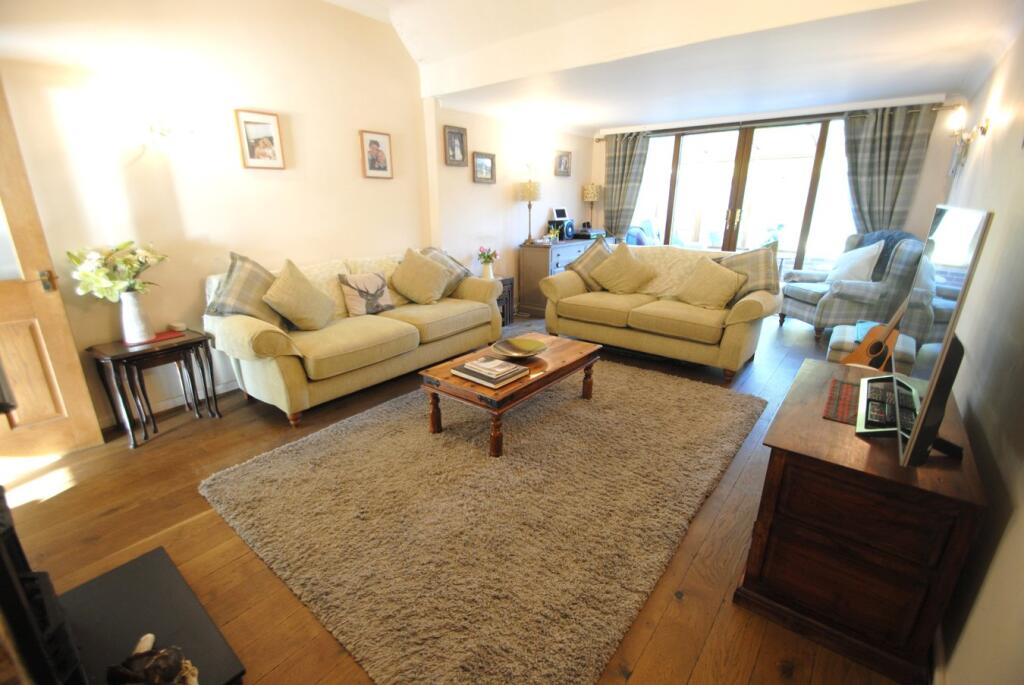 Station Road, Woodmancote, Cheltenham, GL52 photo 3