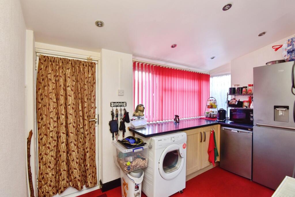 House in Stoke-on-Trent, Sneyd Green - View 5